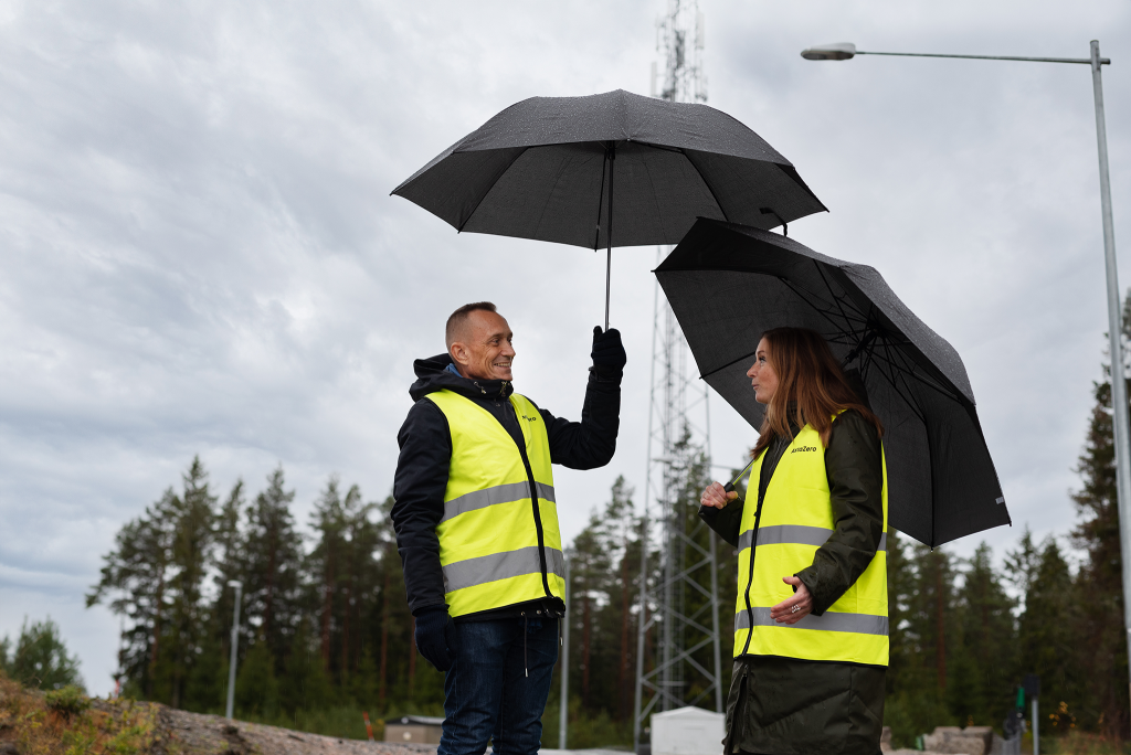 Telia's Ivan Bretan and Jenny Gustavsson at Asta Zero's test track for autonomous vehicles.